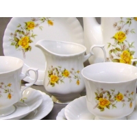 Bulionówka 400 ml ze spodkiem dek: 970 Golden Rose IWONA