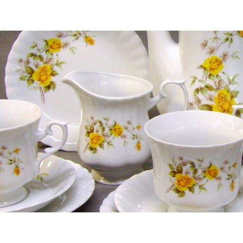Bulionówka 400 ml ze spodkiem dek: 970 Golden Rose IWONA