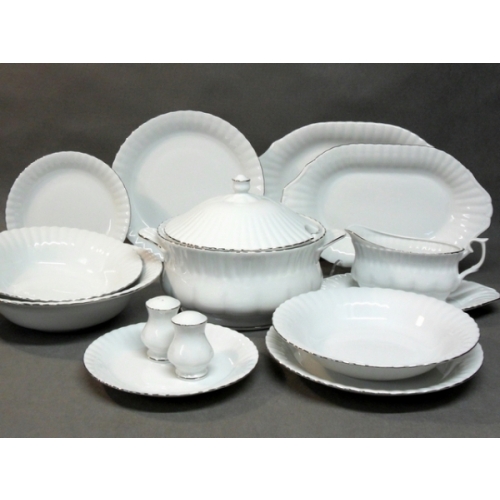 Serwis obiadowy z porcelany dla 12 osób / 45 części dek: 070 Platynowa Obwódka IWONA