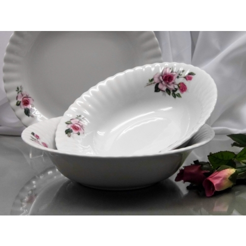 Serwis obiadowy dla 12 osób / 45 części dek: 873 Red Roses IWONA