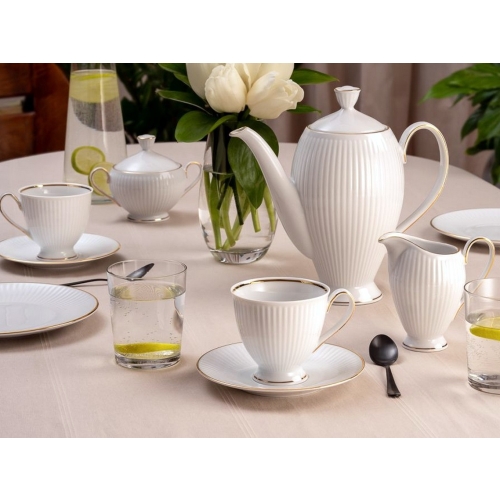 Filiżanka 250 ml na nodze dek: 3612 Złota Linia DALIA